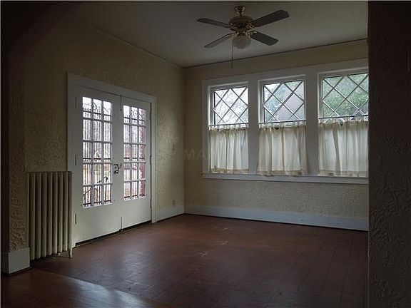 3rd image of 2075 Hallwood Dr