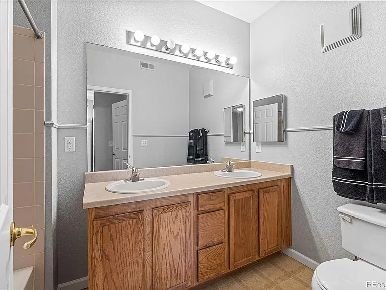 5704 N Gibralter Way #7-201 — Photo 13