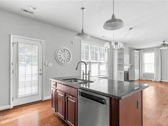 5th image of 2532 Magnolia Green Loop