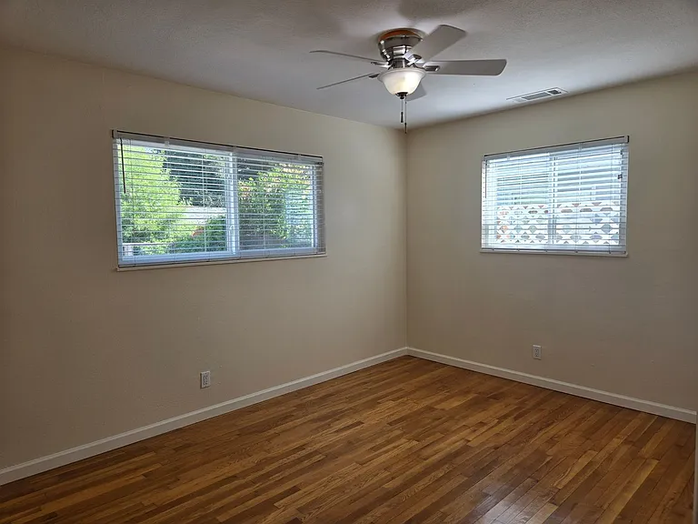 1619 Merritt St — Photo 12