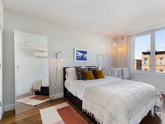 3rd image of 954 Bergen St APT 4D