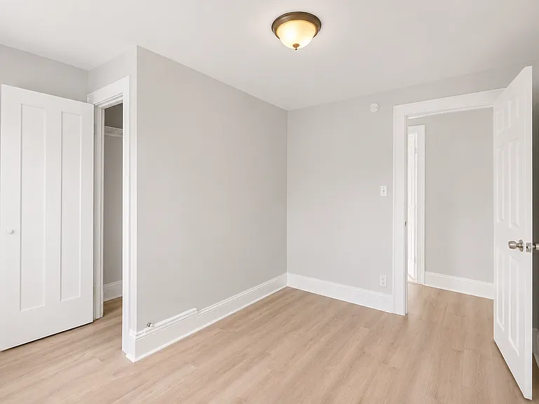 93 Hollywood Ave — Photo 4
