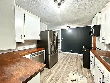 1208 Stewart Dr — Photo 10