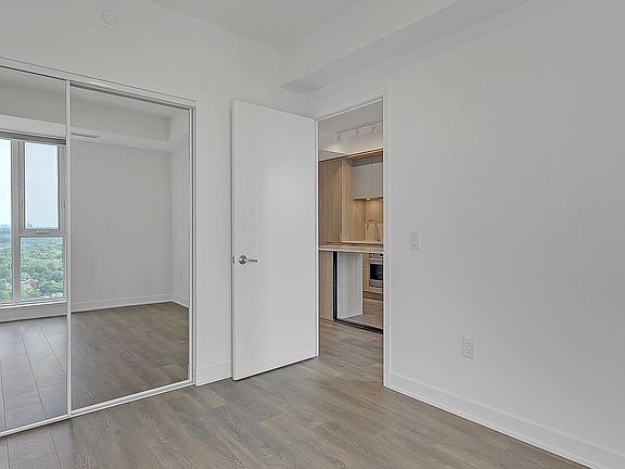 5th image of 130 River St #2709