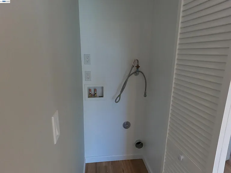 720 Foothill Blvd — Photo 11