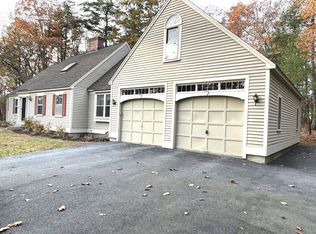 4 Ledgewood Rd, Bedford, NH 03110