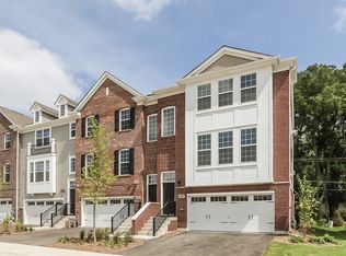 2492 Huntleigh Ln #9.05, Woodridge, IL 60517