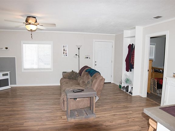 4th image of 16717 Greenwood Ln