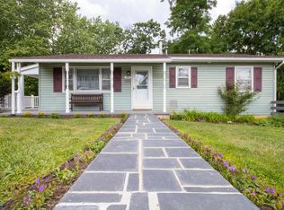 318 N Waverley St, Staunton, VA 24401