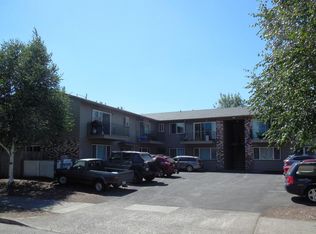 2520 NE Couch St APT 9, Portland, OR 97232