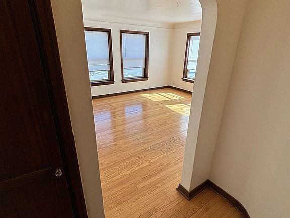 2nd image of 1819 Bellevue Ave APT 102
