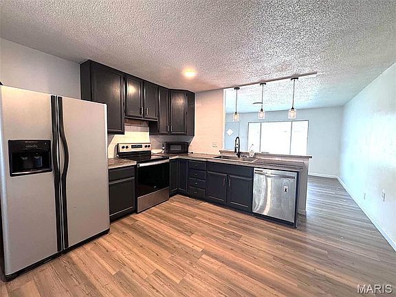 3rd image of 12 Newell Ln
