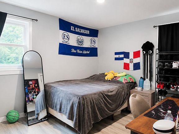 5th image of 42 Brennan Street