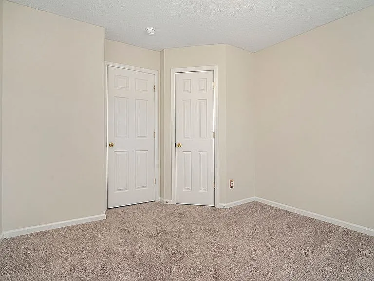 Viola Ln — Photo 16