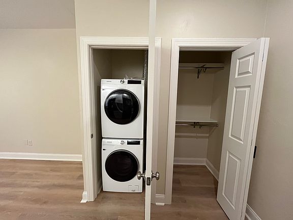 4th image of 200 Amber St #213