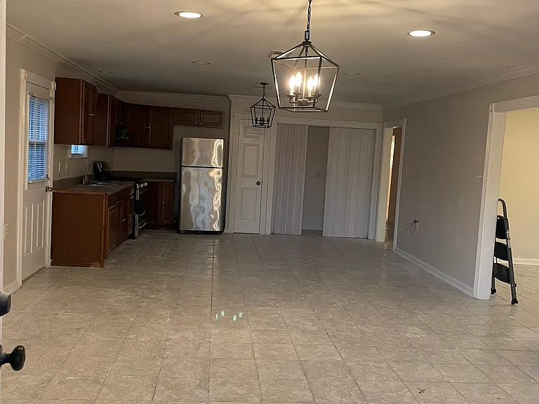 6800 Dorchester St — Photo 4