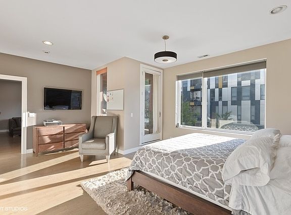 2nd image of 1555 N Talman Ave #2B