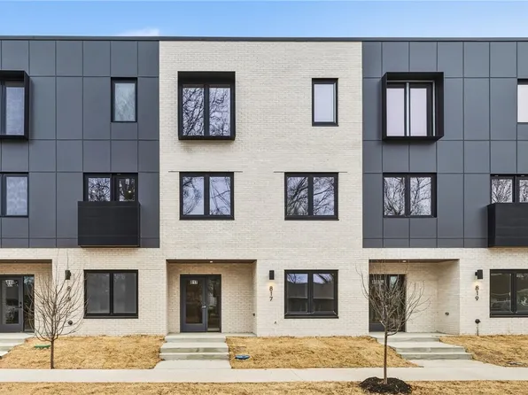 821 SE H St, Bentonville, AR 72712