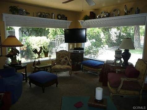 3rd image of 2833 Fremontia Dr