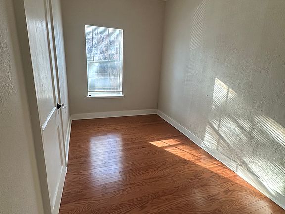 3rd image of 1307 S Elwood Ave #1