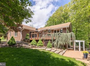 1134 Lakeview Dr, Cross Junction, VA 22625