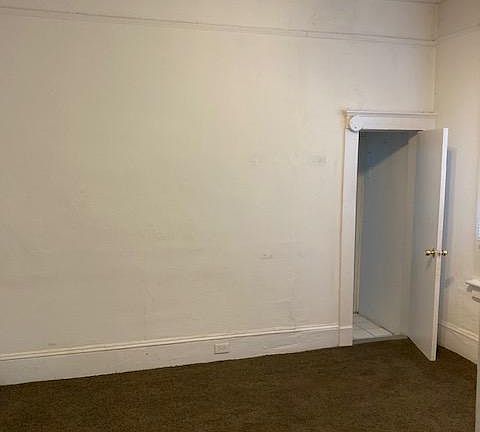 5th image of 3638 Oak St Unit 2