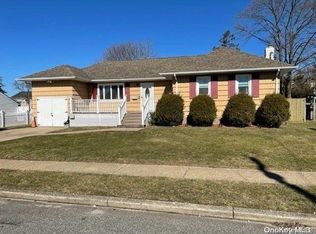 47 Burling Ln S, West Islip, NY 11795