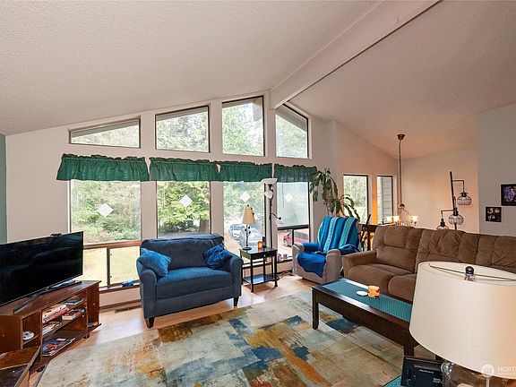 3rd image of 3000 SE Royalwood Place