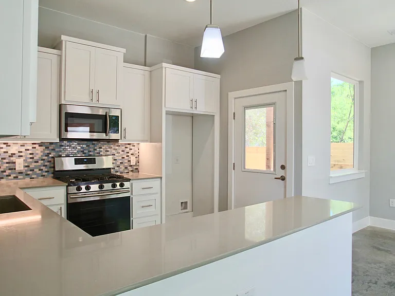 6204 Langham St — Photo 9