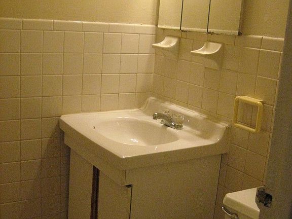 5th image of 103 W 80th St APT 4C