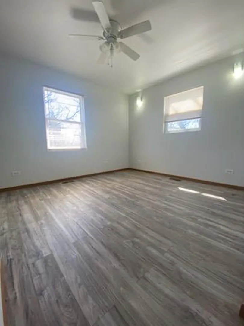 3 bed, 1.5 bath, 1350 sqft, $1,795 — Photo 3