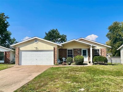 2937 Pacific Park Dr, Florissant, MO, 63031