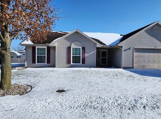 604 Sherwood Dr, Saint Joseph, IL
