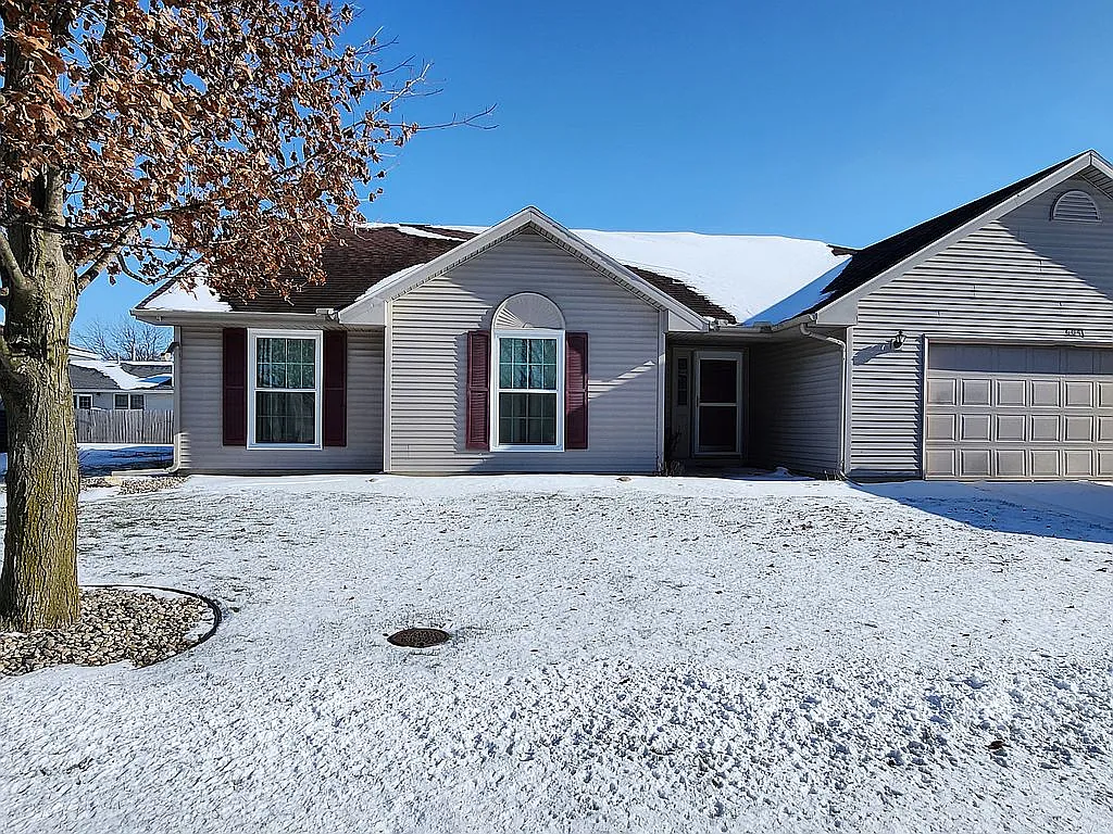 604 Sherwood Dr photo 1