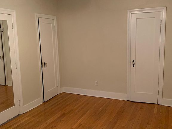 3rd image of 54 Parkwood St APT 1