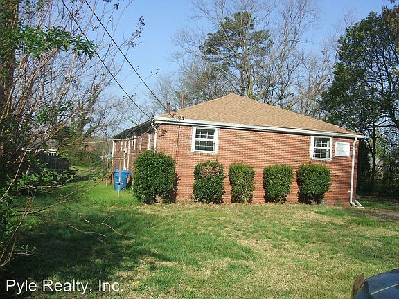 2nd image of 221A Louisa Ave