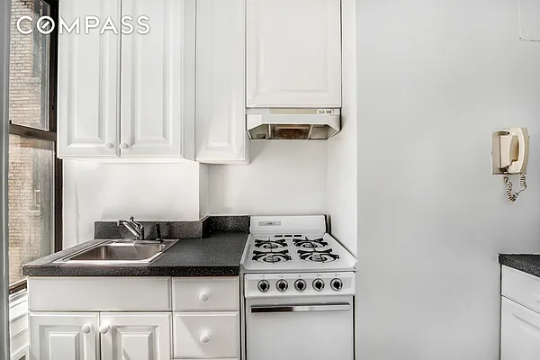 Rented by Compass | media 22