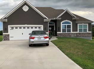 13904 Dakota Ct, Saint Joseph, MO 64505