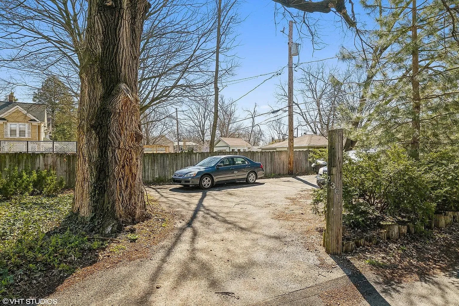 5 bed, 2016 sqft, $860 — Photo 2