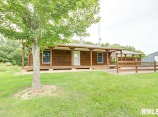 13438 Stamper Rd, Girard, IL 62640