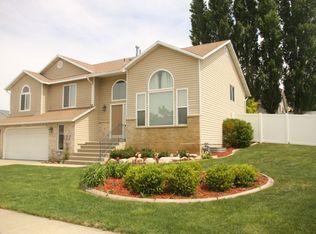 2814 N Indian Hills Ln, Layton, UT 84040