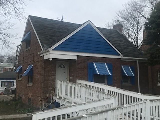 2nd image of 10158 S Yates Ave