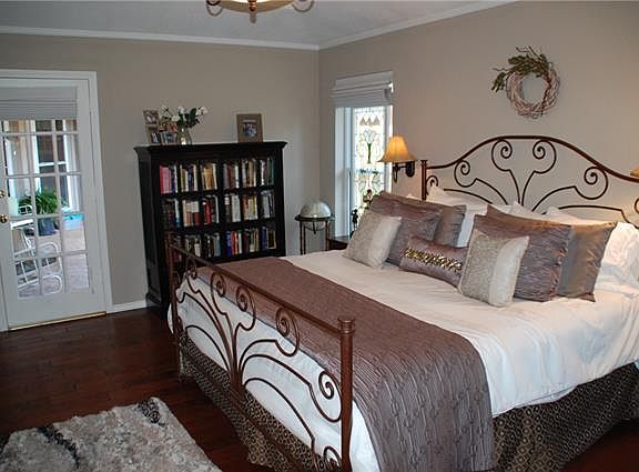 3rd image of 614 Havencrest Ln