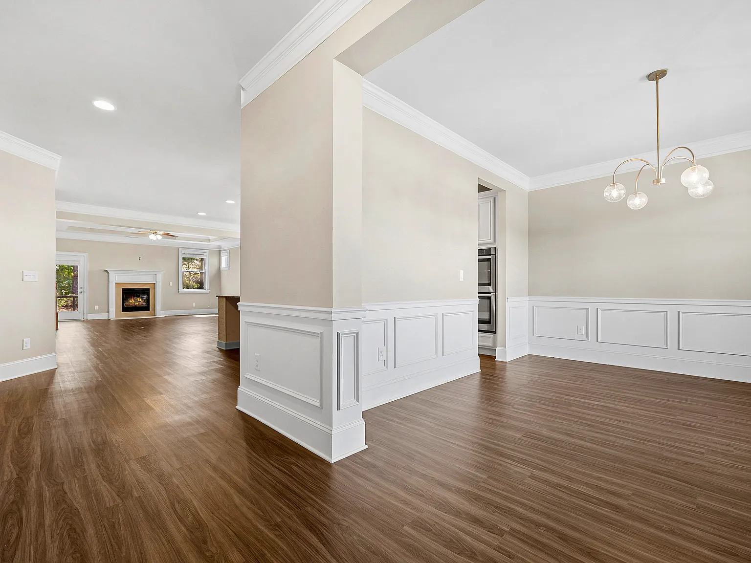 4 bed, 2.5 bath, 2830 sqft, $2,500 — Photo 4