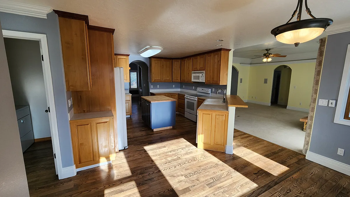 Building Photo - 3808 Lone Tree Ln