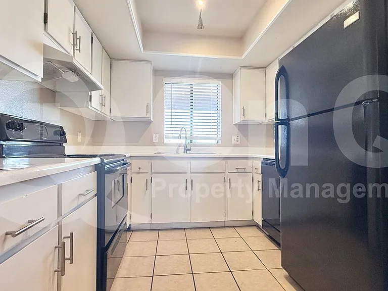 10828 N Biltmore Dr #212 — Photo 5
