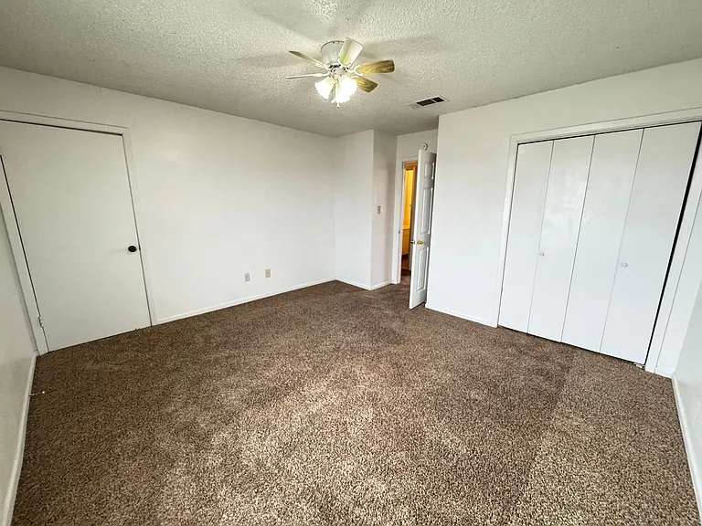1006 Eastside Dr — Photo 16