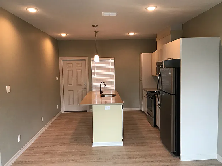 705 Murphy Ave #11 — Photo 3