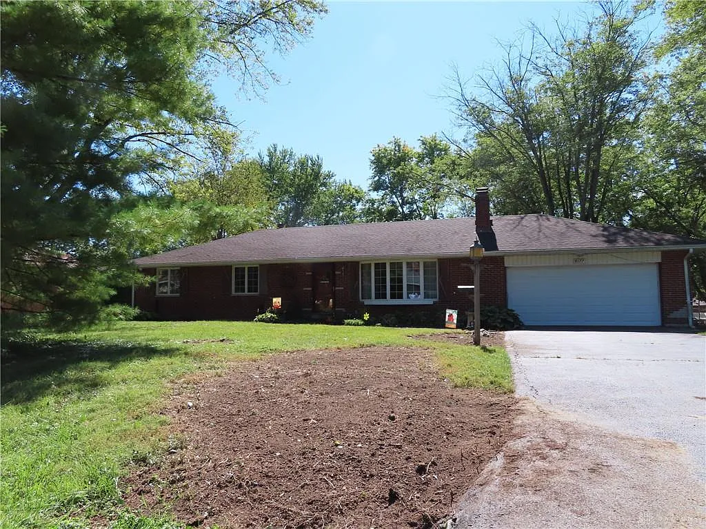 4177 Maxwell Dr photo 1