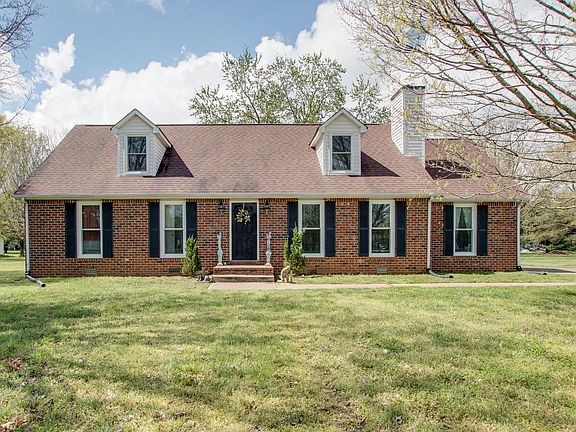 2nd image of 4692 Cynthia Ln